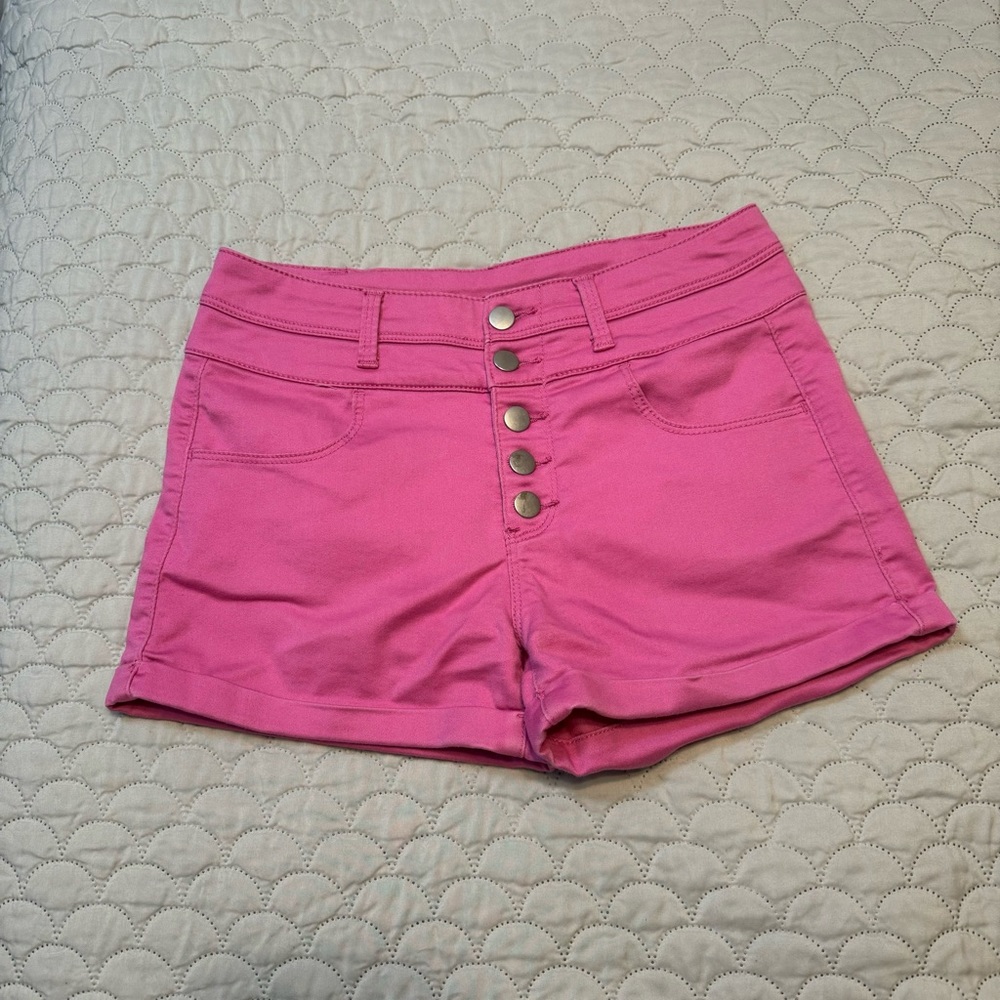 Tinseltown Cuffed Button-Up Shorts in Bright Pink; size 5 with 3” inseam